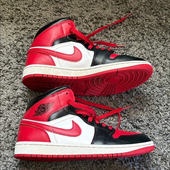 Nike Air Sneakers - Red, Black, and White - Picture 5 of 7